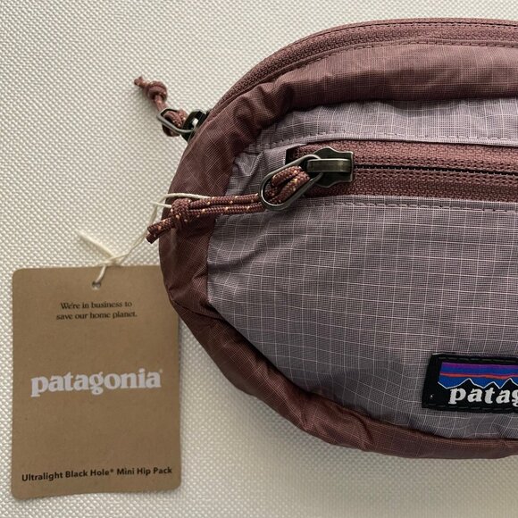 NWT Ultralight Black Hole® Mini Hip Pack 1L Fanny Pack in Dulse Mauve - Picture 2 of 5